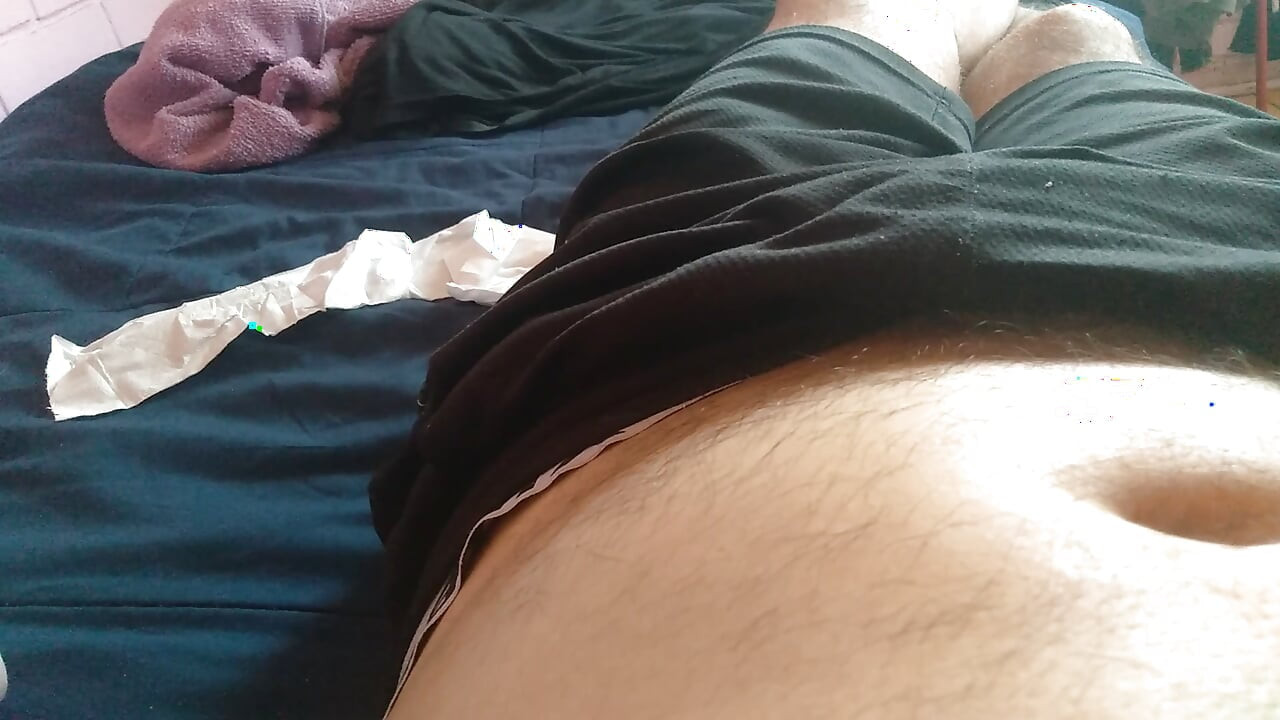 Jonge man wil je een pijpbeurt geven met zijn dikke penis