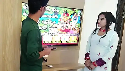 Daniel Bhabhi Seduces TV Mechanic For Sex because she unable to Pay Service