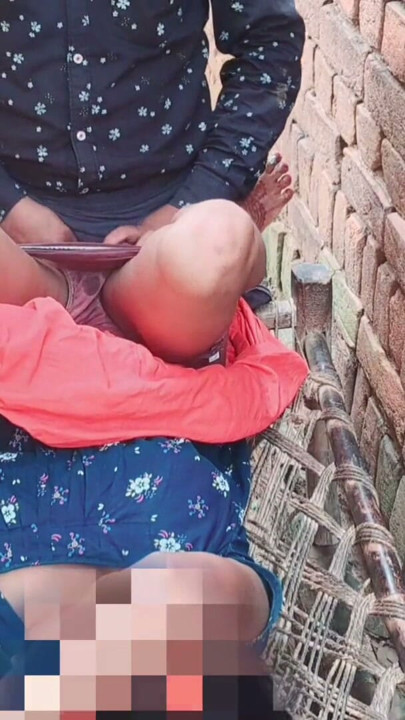 Indian slut outdoor in gets pussy fuck by young boyfriend | Clip 1