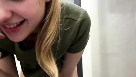 Double penetrating in the public gym with jucielussie