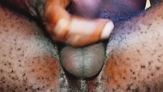 Kız arkadaşım beni düşük anahtarla izlerken mastürbasyon yapıyorum ve kendimle oynuyorum, benimle boşalmak istemez misin?? Hayal et
