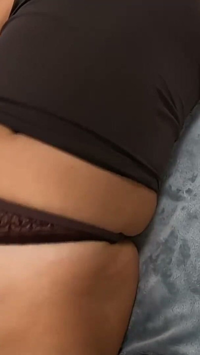 Caught by roommate masturbating, he kindly lends his big black cock to make her comes | Clip 1