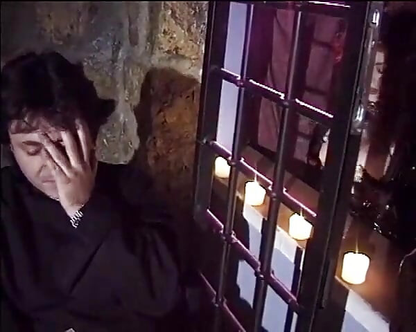 Jessica Rizzo στον ιερέα και την αμαρτωλή σκηνή 04