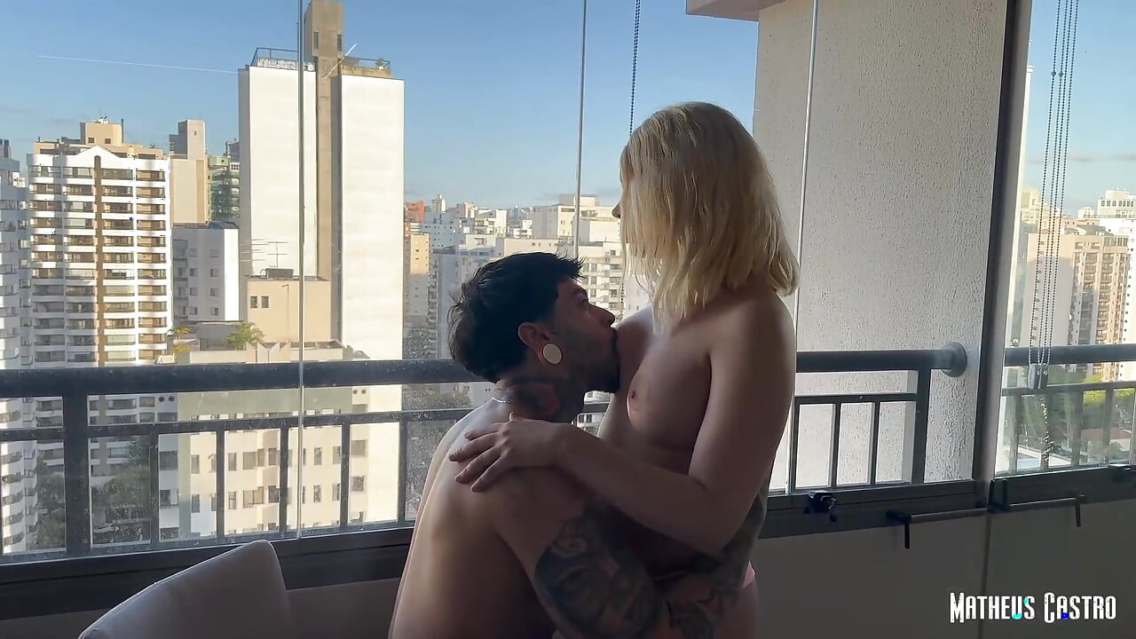 My Naughty Wife Waited for Me in Her Nightgown on the Apartment Balcony - I Ate Her Pussy