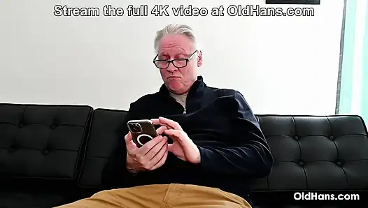 Yaşlı adamlarla sikişmeyi umursamıyorum! Samantha Sparkle OldHans'ta