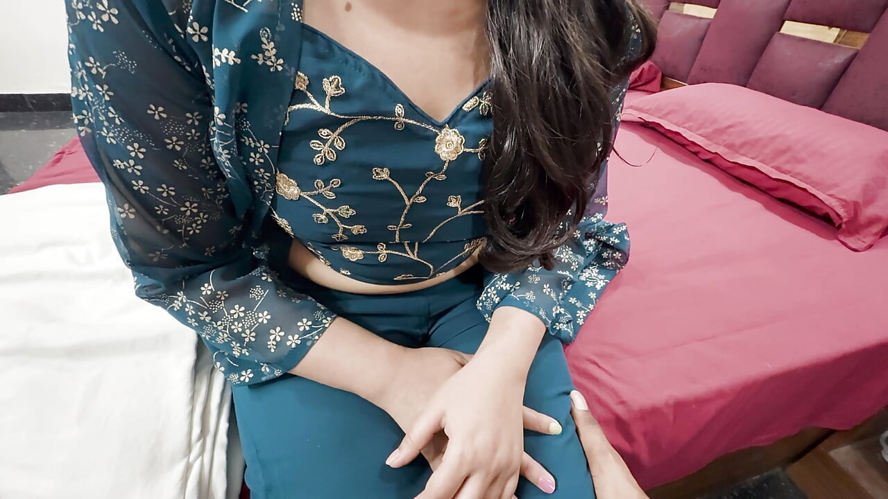 Girlfriend Ko Oyo Le Ja Ke Uske Sath Har Position Mein Sex Kiya