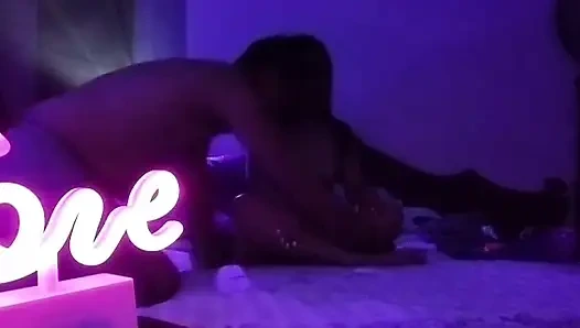 Selbst Donald wäre gerne gewesen, um diese reiche und saftige dame in die hände zu bekommen