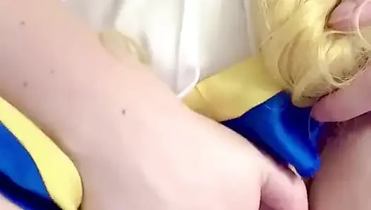 Сейлор Мун трет клитор в ванне