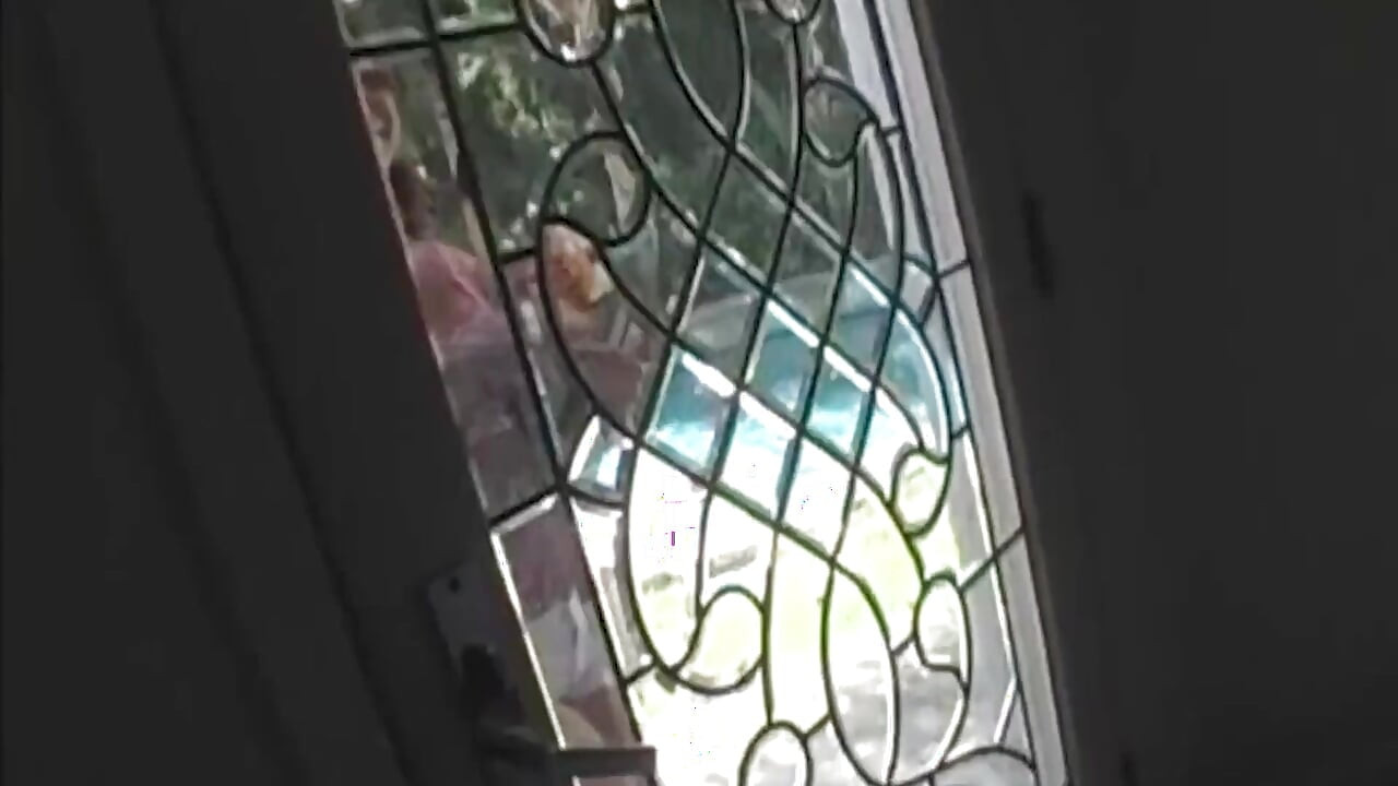 被锁住的黑发少女第一人称视角干她的邻居