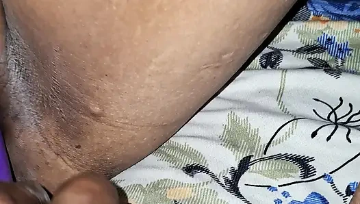 Bhabhi Get Massage in Pussy