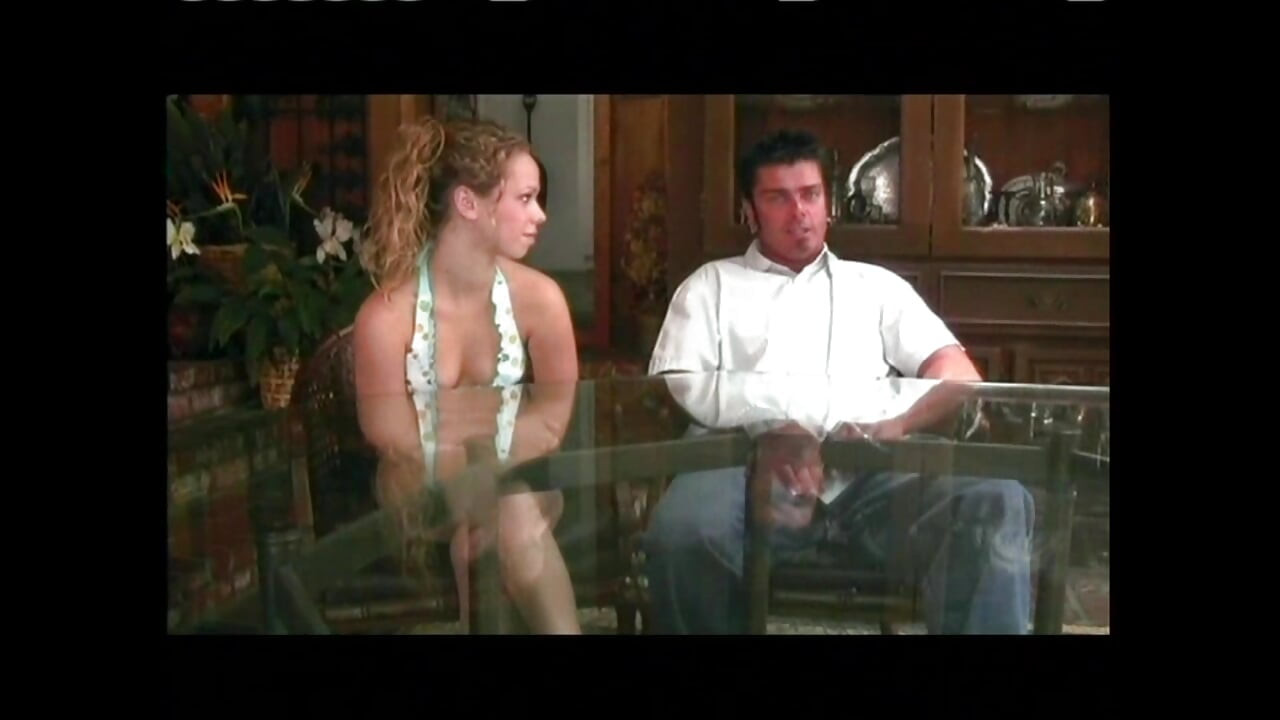 היילי דופקת את מוצצי הזין