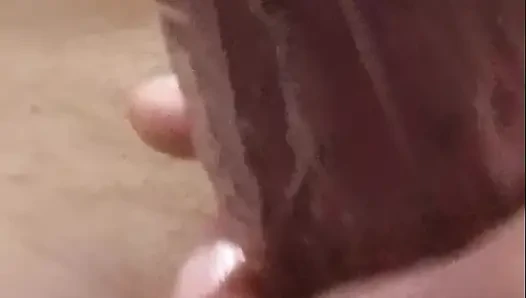 Dilinize büyük miktarda precum