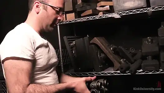 derinlerde: cihaz esareti. Kamera Arkası