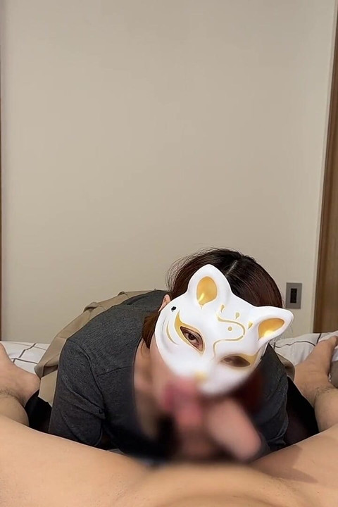 Masturbation Support Video That Repeatedly Stops with Handjob