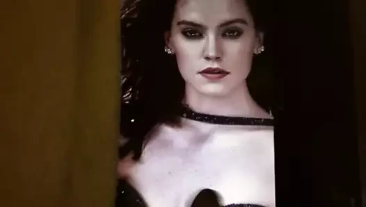 Daisy Ridley boşalıyor #2
