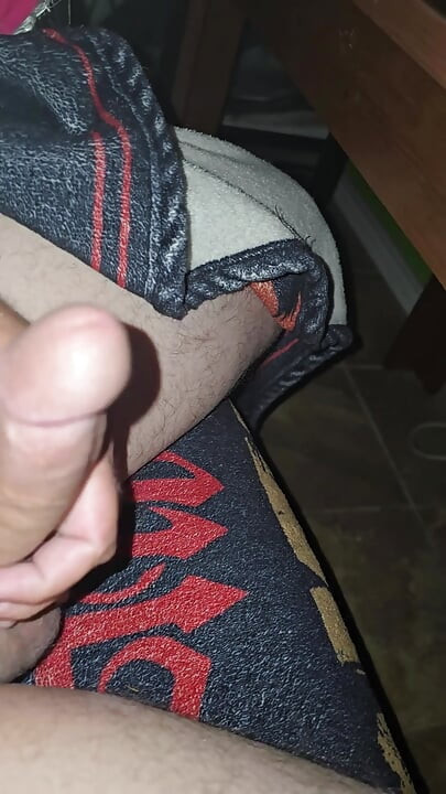 Muž i ispuhuje ogroman teret
