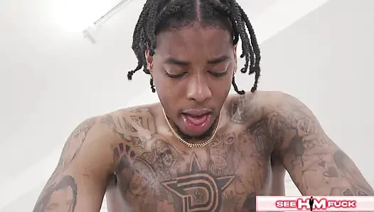 Indica Monroe sert seks sırasında zaddy2x kalın yarağa tersten biniyor!