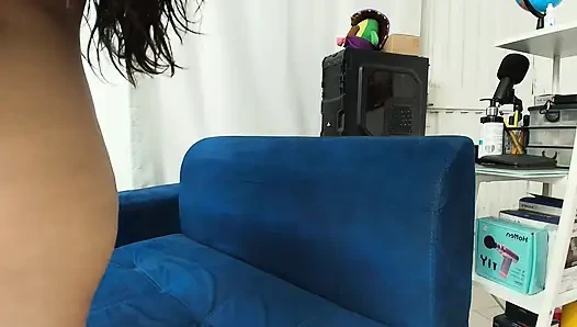 MEINE VENEZOLANISCHE NACHBARIN LUTSCHT MEINEN ARSCH