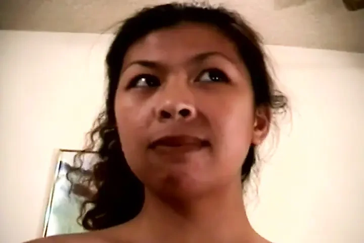 来自法国的香港 21 岁青少年在第一人称视角中被狠