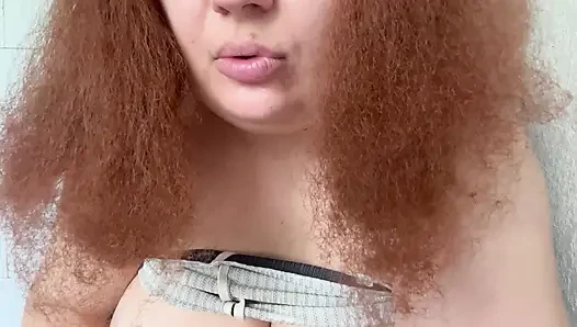 Rothaarige eheschlampe betrügt ehemann mit bbc stier - heißer cuckold-creampie