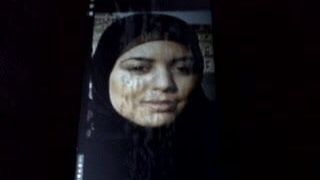 Hijab quái vật trên khuôn mặt zakiyya