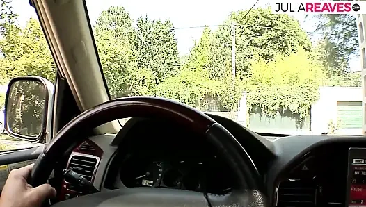 Sarışın parmaklandıktan sonra her iki delikten de sikiliyor