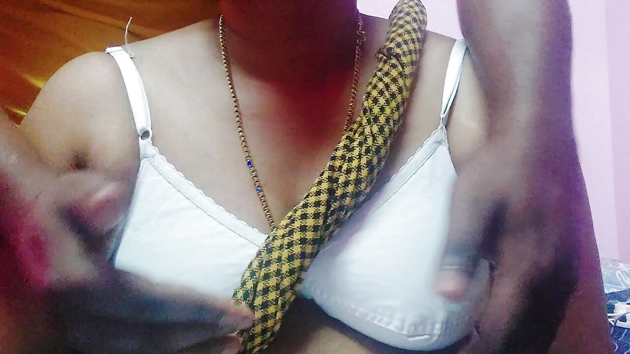 Desi young bhabi mohini has sex with her boyfriend