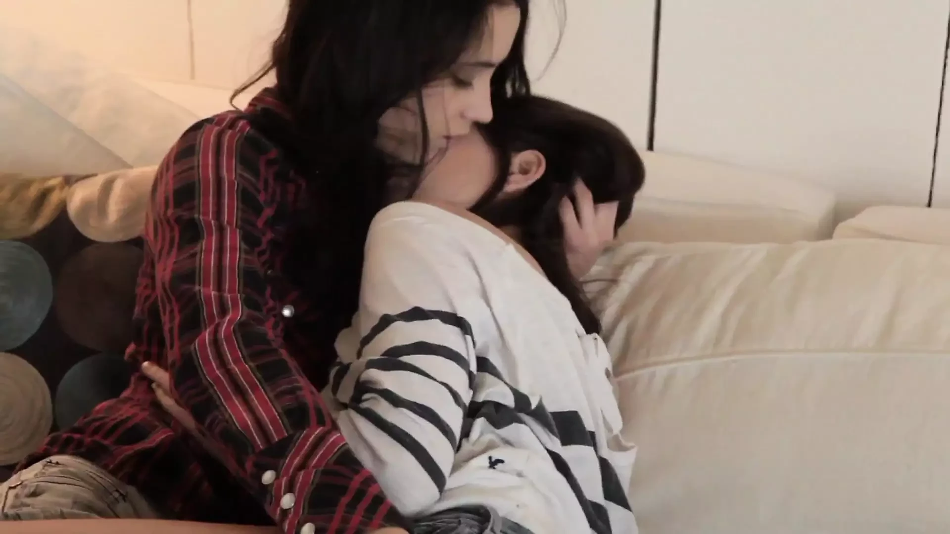 Georgia Jones and Shyla Jennings are sapphics who tongue