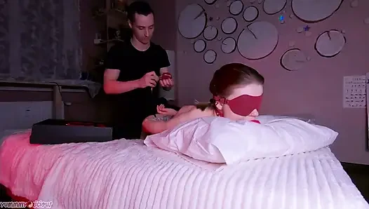 Masaj ve bdsm şaplak atmadan sonra ağzına döl damlıyor