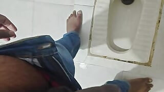 Kaala mota lund jisko dekhkr bhabhi khush hogai