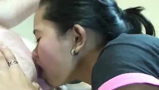 Exklusive philippinische amateurin sarah tiefe kehle, pissen, harter sex, zweimal sperma im mund.