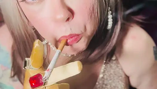 Si glamor tina snua merokok tip 2 pakai sarung tangan satin - snap inhales drifting smoke oMI OME Smoke Rings