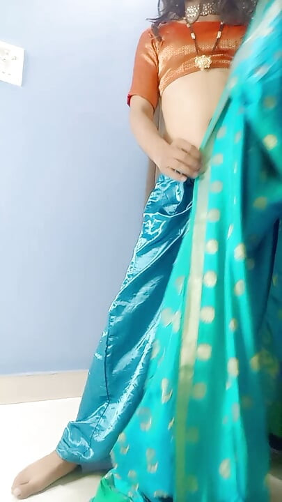 Remove my stepmom saree and satin petticoat