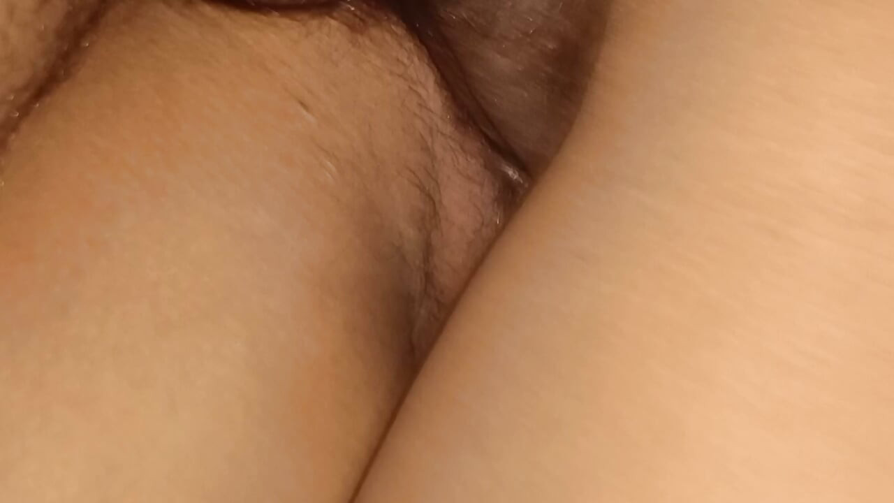 Mene meri soteli bahan ko pel diya