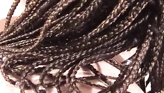 Tombul zenci orta yaşlı seksi kadın havuz oyunundan sonra iki yarağın tadını çıkarıyor