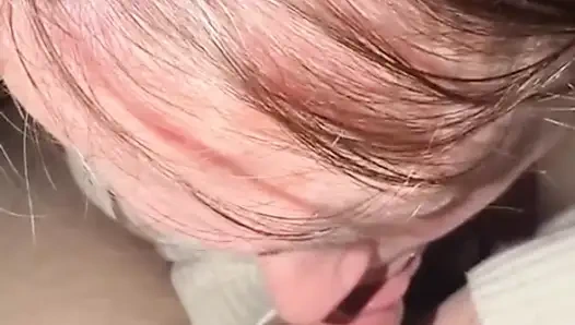 Alman Saskialove 18 yaşındaki hemşireyi boşalana kadar arabada sikiyor