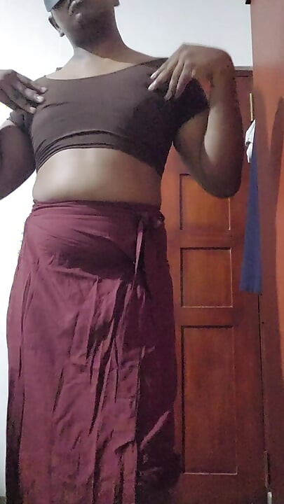 Sri Lankan Sissy Girl Ash Perera Showing Her Body