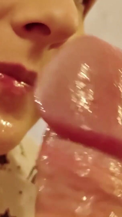 Epic Close Cum Swallow - Real Amateur Girl | Clip 1