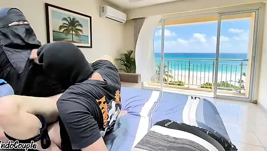 Bokep Indo Janda Sange Minta Dientot Kurir Paket mantab cewe nya