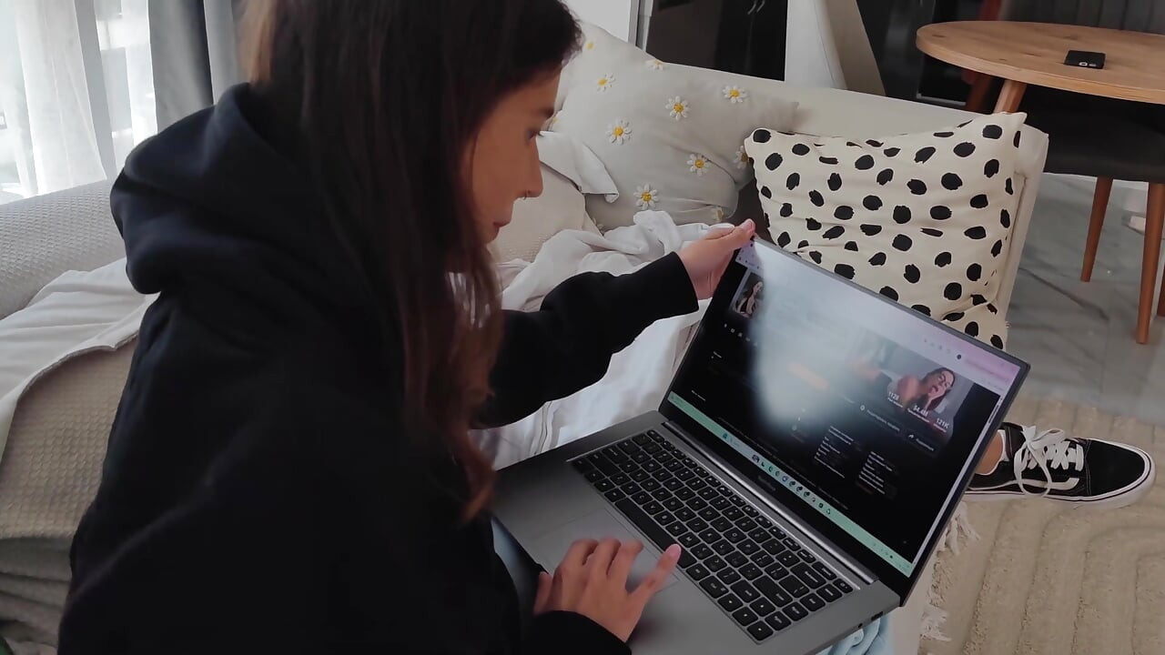 Her Stepfather Punished Her by Fucking Her in All Holes Because She Was Expelled From the University.
