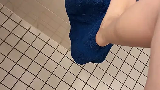 Балуют в ванной