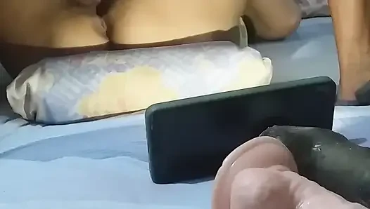Я наслаждаюсь поеданием ее мокрой киски