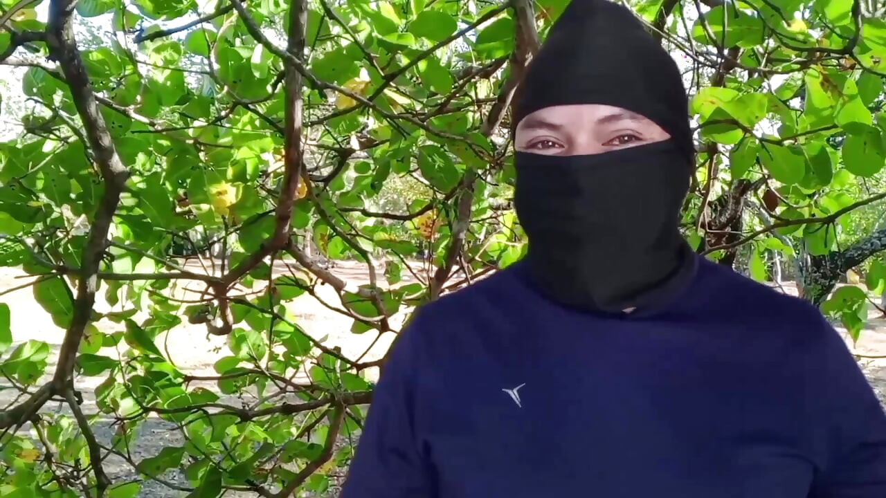 Straight pulling his cock while talking to you Spanish