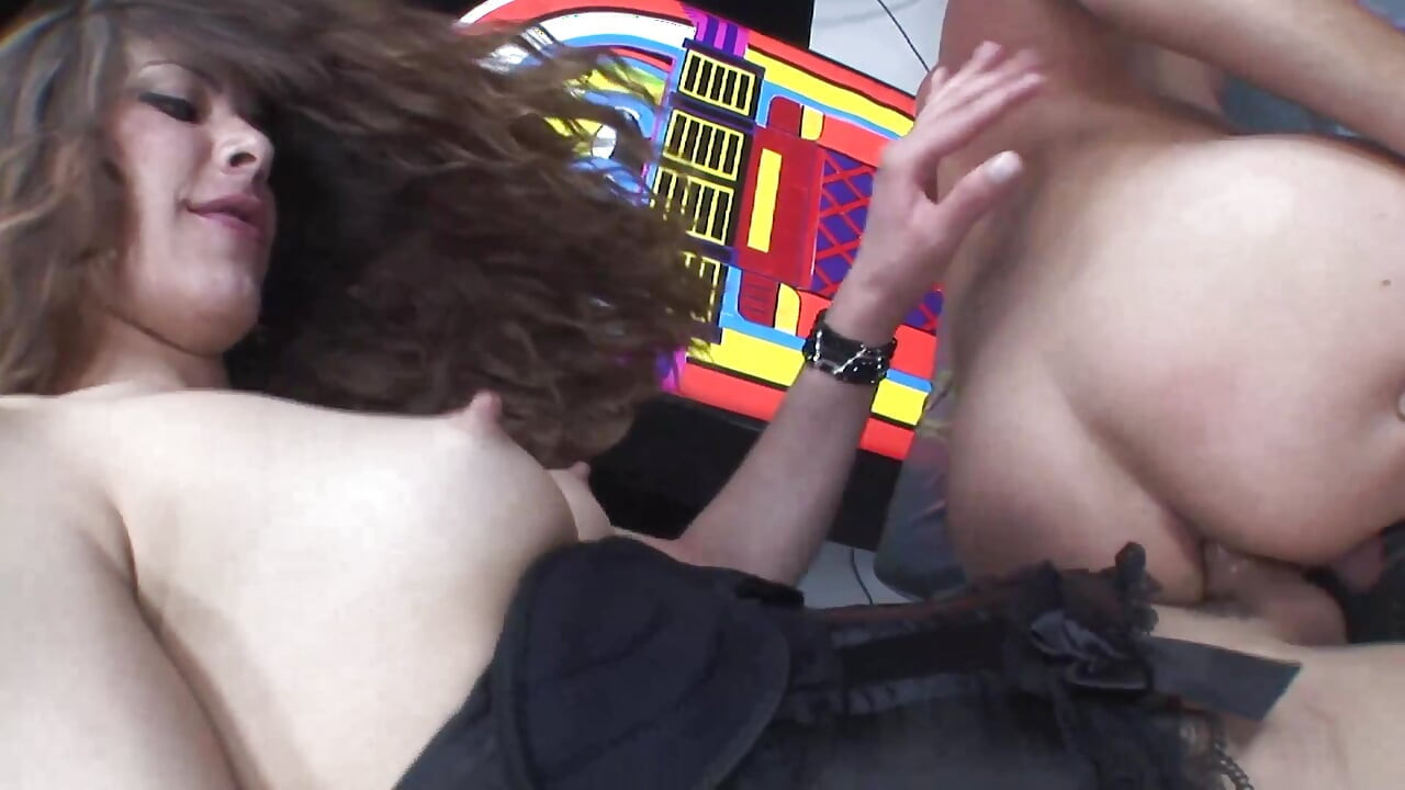 Transgender mit dickem arsch liebt analsex