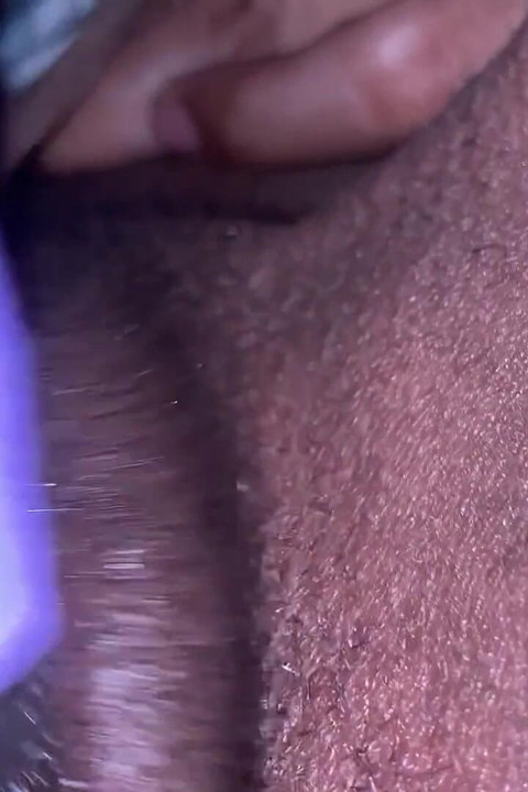 Amateur Ebony Pussy Masturbation with Hairbrush