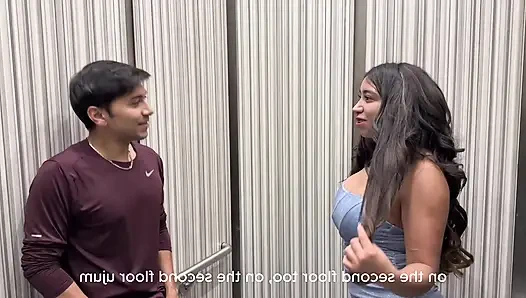 Büyük götlü bir latin kayınbiraderi büyük yarağının ateşli, damlayan amına kaymasına izin vermekten kendini alamıyor