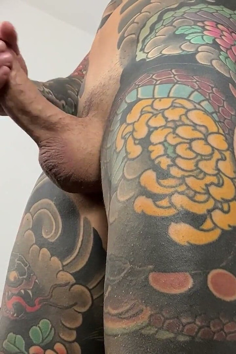 Tattooed Chulazo Shows Everything and Downloads