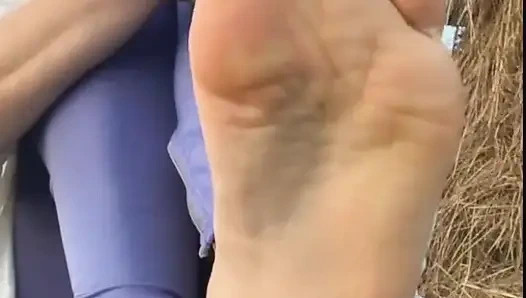 Пальцы ног, задница и сквирт: тройная угроза удовольствия