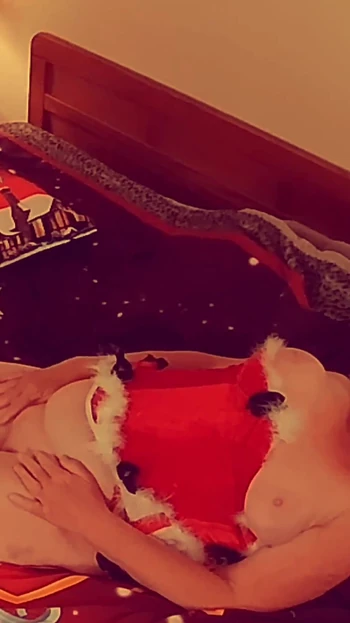 Key moment from "Granny Carmen Claus: My Favorite Christmas Fuck & Creampie 11 27 2024 CAMS15M"