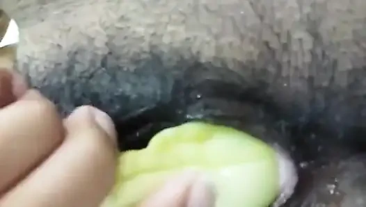 Hintli azgın kız dildoyla mastürbasyon yapıyor